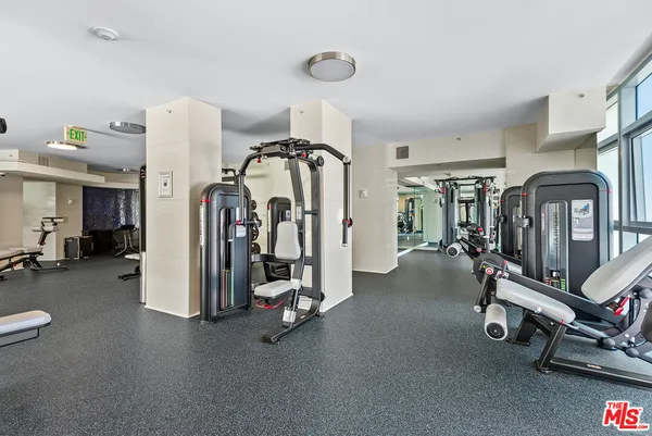 $7,995 | 13700 Marina Pointe Drive, Unit 704, Marina del Rey, CA 90292
