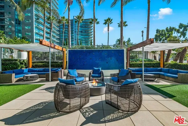 $7,995 | 13700 Marina Pointe Drive, Unit 704, Marina del Rey, CA 90292