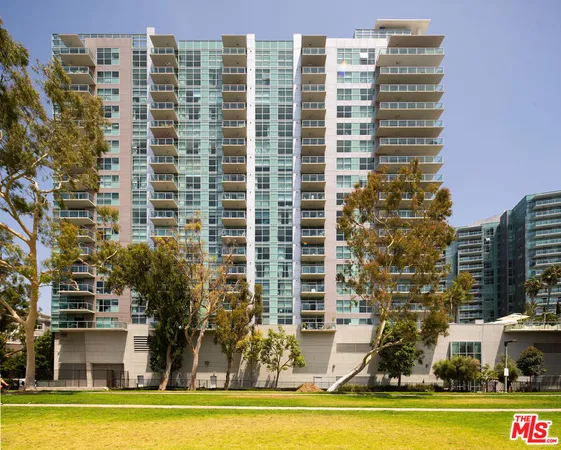 $7,995 | 13700 Marina Pointe Drive, Unit 704, Marina del Rey, CA 90292