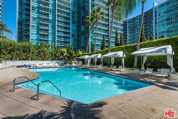 $7,995 | 13700 Marina Pointe Drive, Unit 704, Marina del Rey, CA 90292