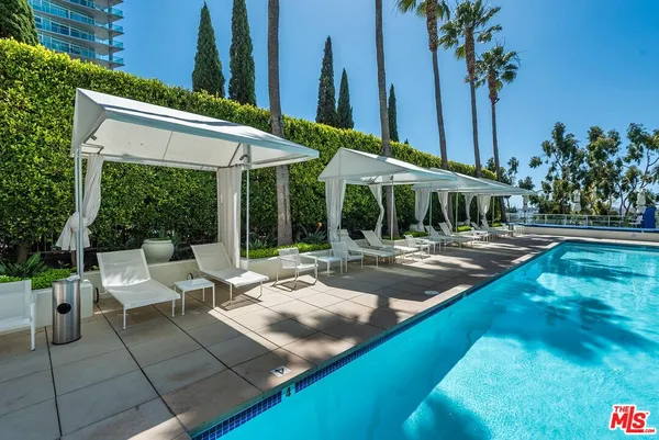 $7,995 | 13700 Marina Pointe Drive, Unit 704, Marina del Rey, CA 90292