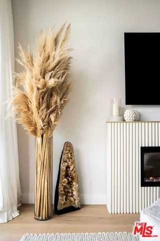 $7,695 | 13700 Marina Pointe Drive, Unit 704, Marina del Rey, CA 90292