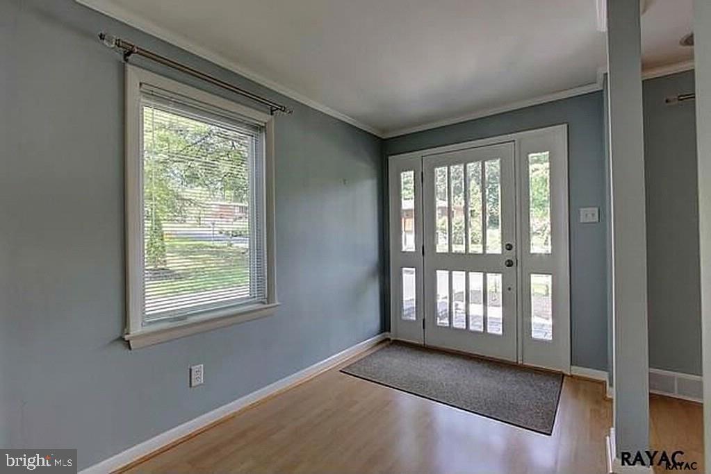 532 Greendale Road York, PA 17403 - Photo 2 of 27 Gallery Image 2