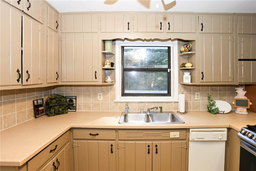 5243 Cloud Street Stone Mountain, GA 30083 - Photo 11 of 33