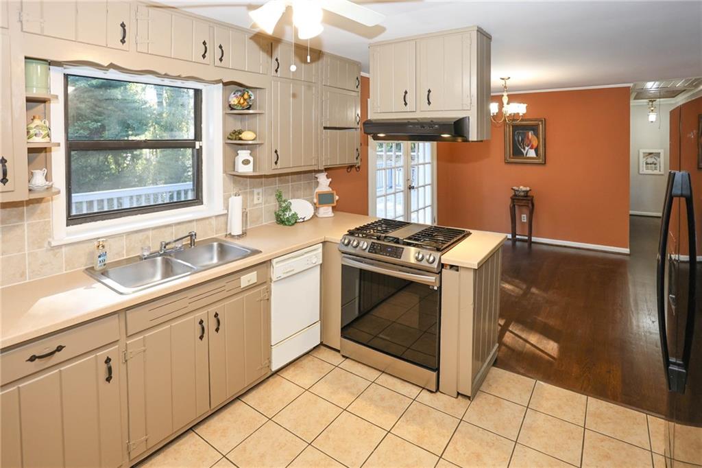 5243 Cloud Street Stone Mountain, GA 30083 - Photo 10 of 33