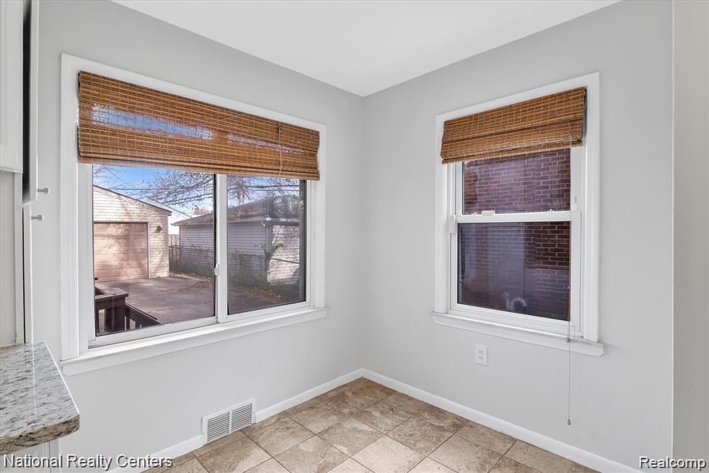 1798 Oxford Road Grosse Pointe, MI 48236 - Photo 13 of 35 13-1798-Oxford-Rd-WindowStill-Real-Estate-Photography-13.jpg