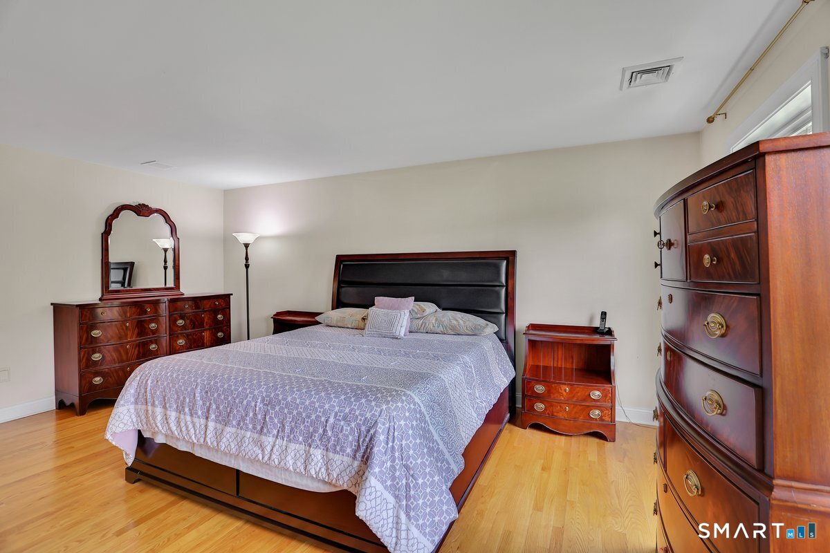 95 Higgins Road Cheshire, CT 06410 - Photo 15 of 40