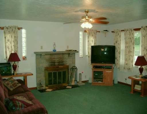 3271 Rt50/millers Run Road Cecil, PA 15321 - Photo 3 of 8 Living Room.