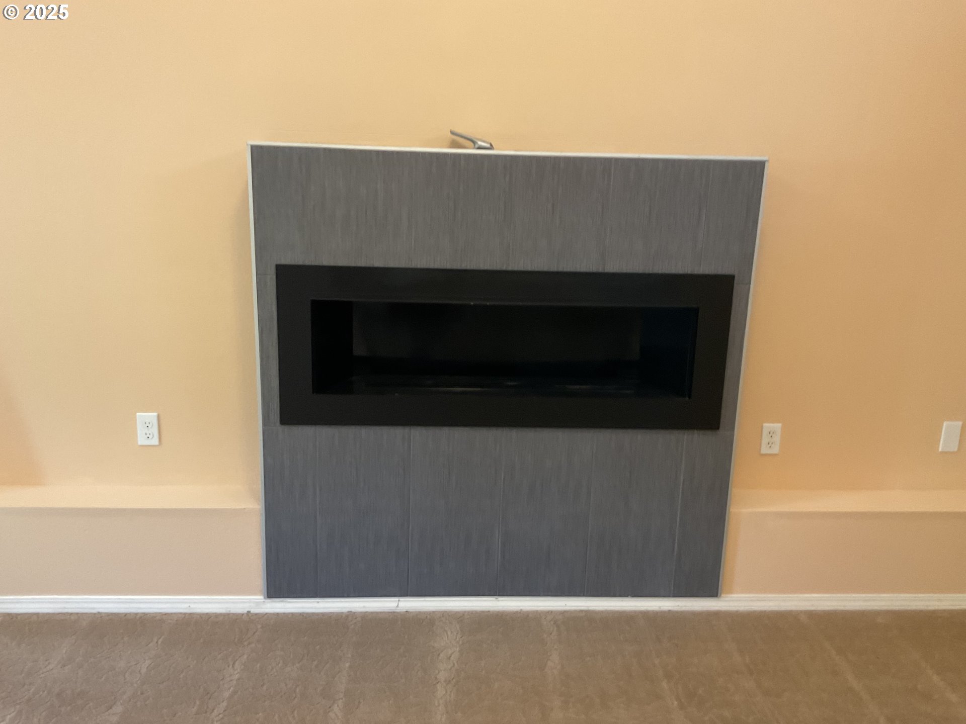 17413 Wake Robin Circle Oregon City, OR 97045 - Photo 20 of 27 a closeup of a fireplace