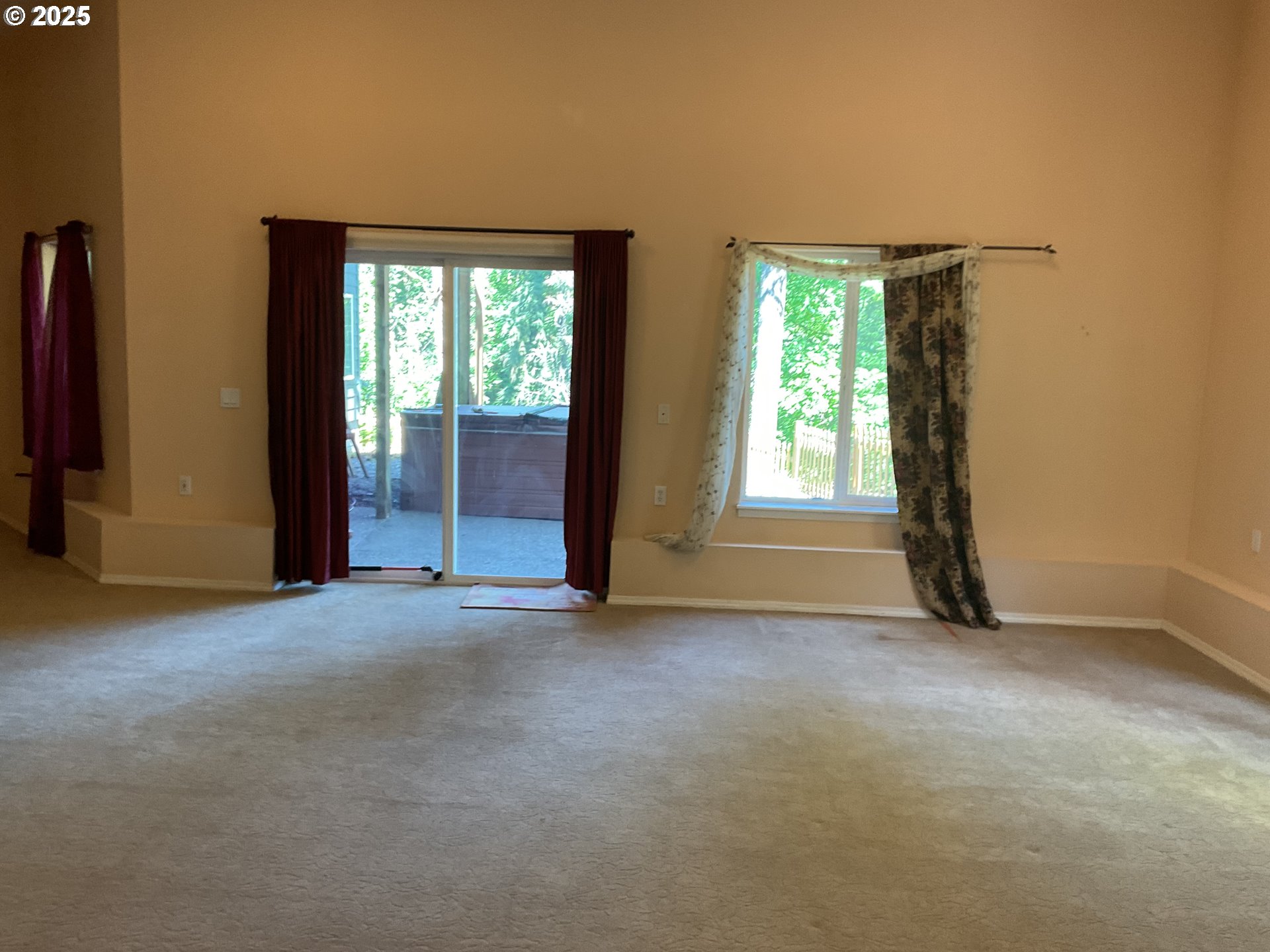 17413 Wake Robin Circle Oregon City, OR 97045 - Photo 21 of 27 an empty room with windows