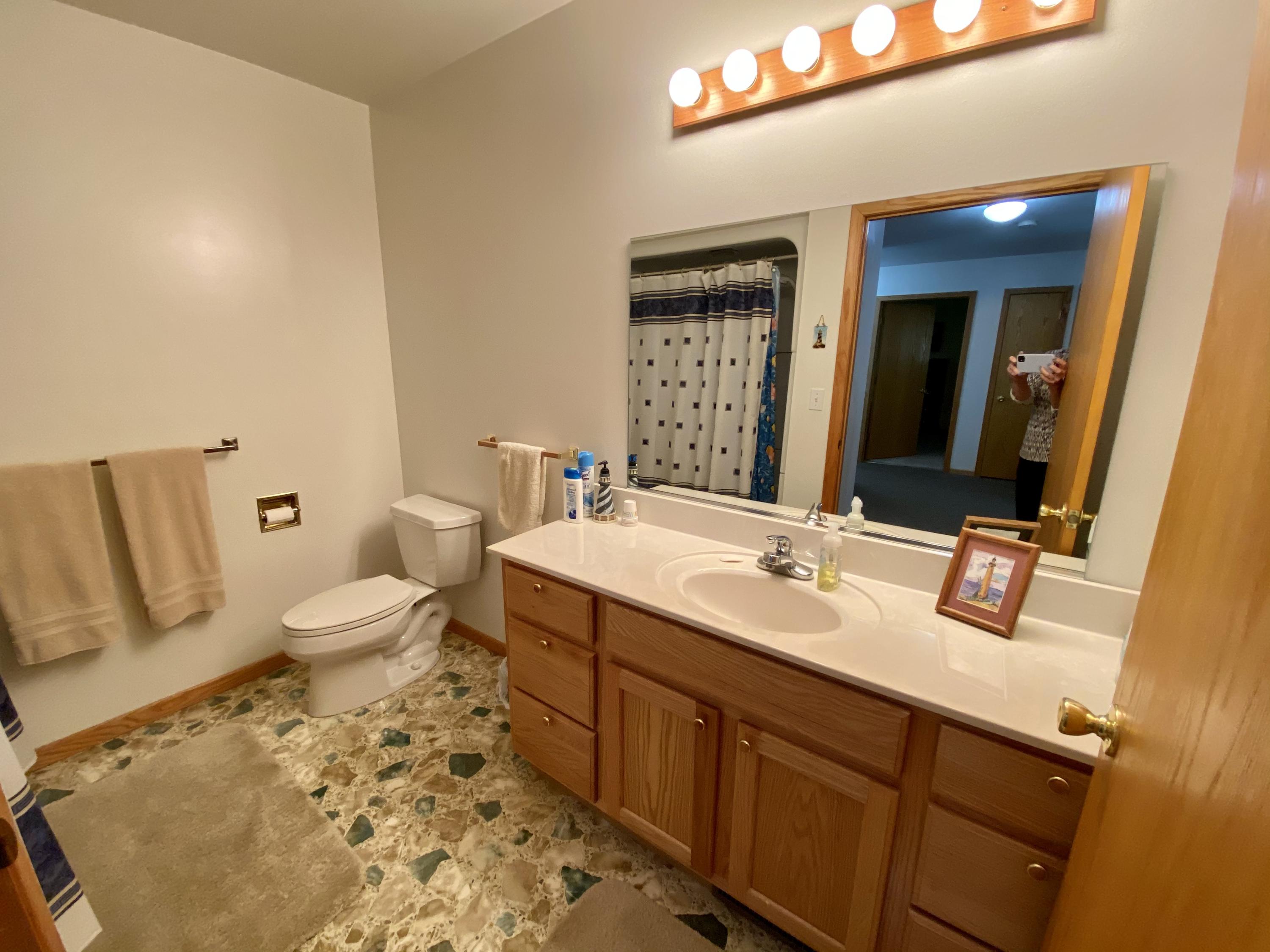 3417 Lakeshore Road Manistee, MI 49660 - Photo 15 of 35 Hall bath