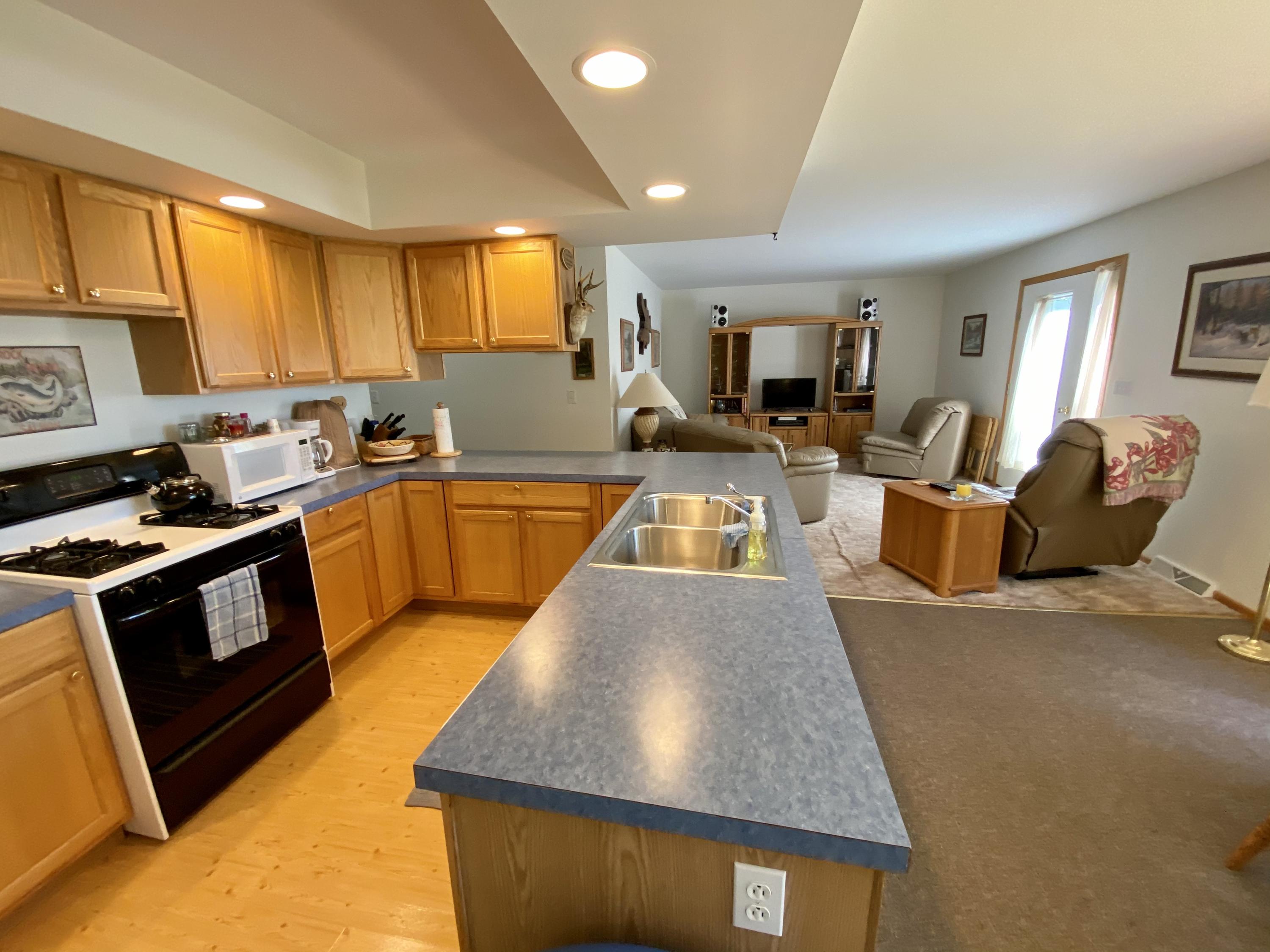 3417 Lakeshore Road Manistee, MI 49660 - Photo 6 of 35 Big snack bar