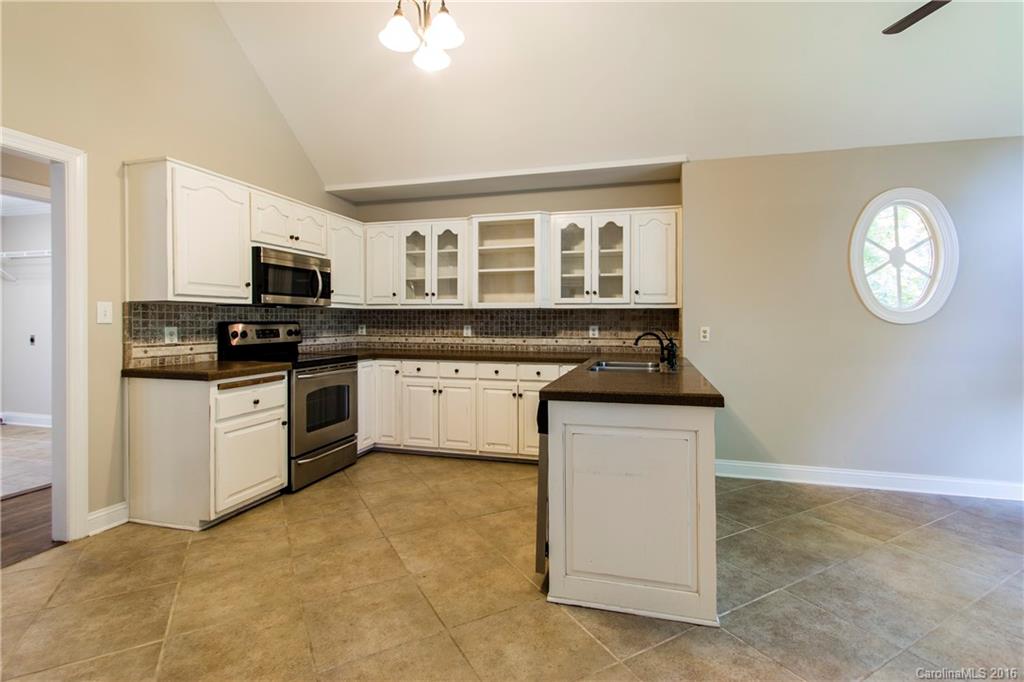 7747 Rabbit Circle Denver, NC 28037 - Photo 10 of 24 Gallery Image 10