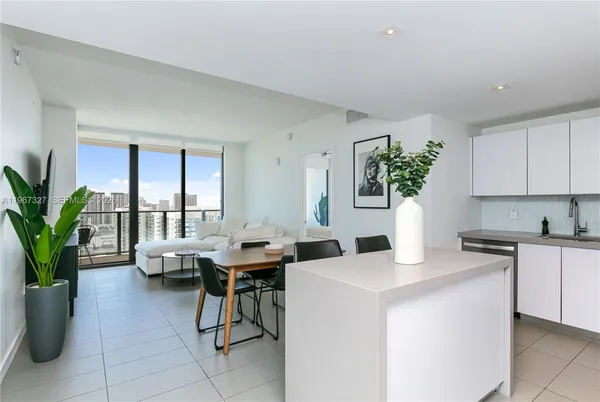 $3,990 | Media Art Entertainment District, Miami, FL 33132