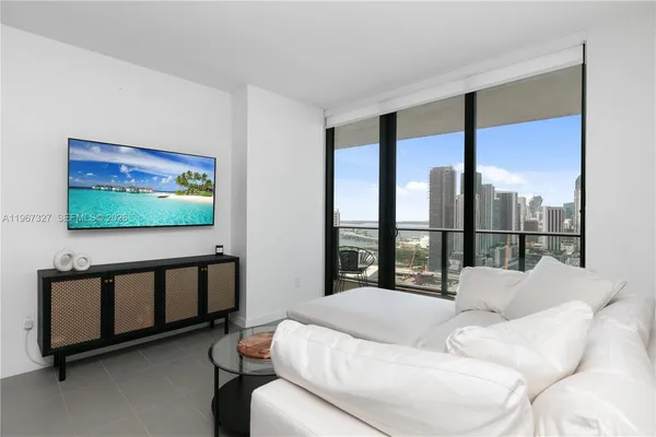 $3,990 | Media Art Entertainment District, Miami, FL 33132