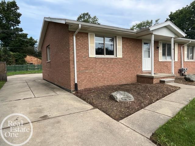 406 Spring Street, Unit A Almont, MI 48003 - Photo 3 of 19