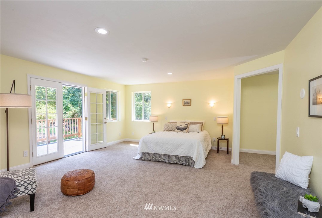 12412 Southwest Cove Road Vashon, WA 98070 - Photo 13 of 23 Gallery Image 13