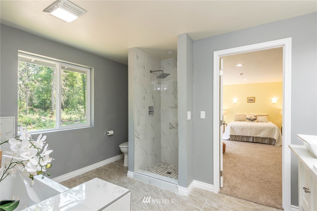 12412 Southwest Cove Road Vashon, WA 98070 - Photo 14 of 23 Gallery Image 14