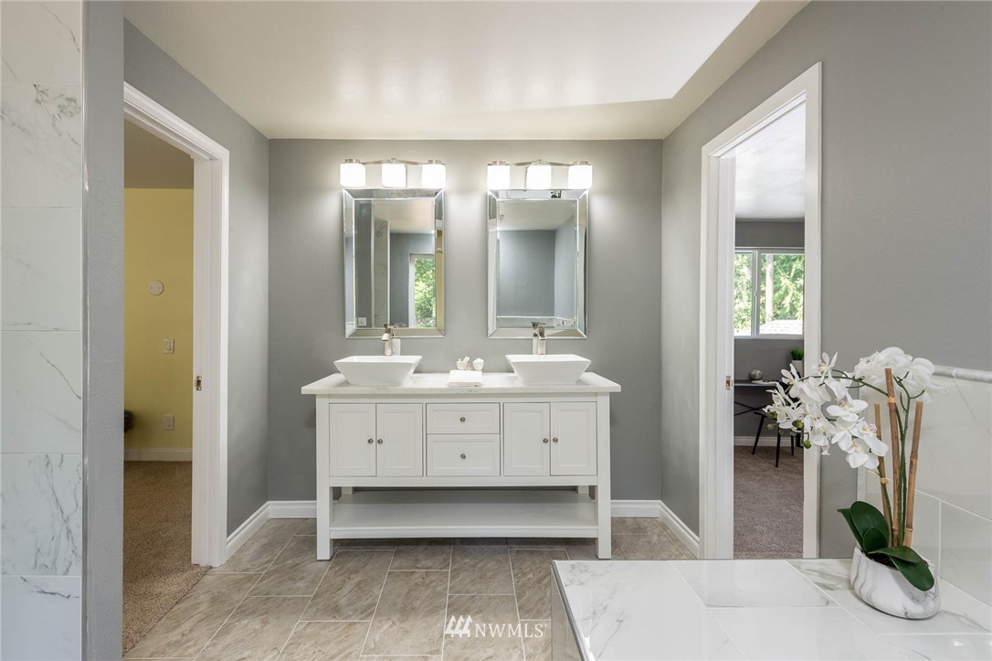 12412 Southwest Cove Road Vashon, WA 98070 - Photo 15 of 23 Gallery Image 15