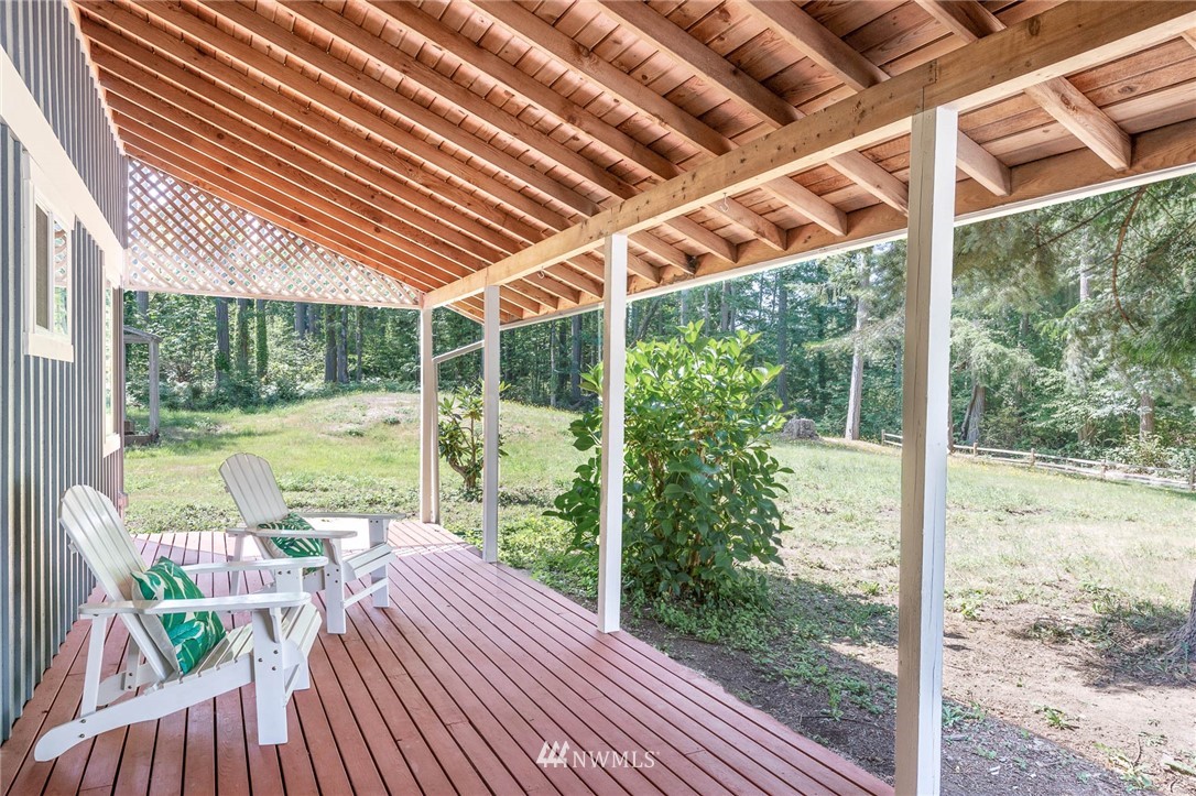 12412 Southwest Cove Road Vashon, WA 98070 - Photo 4 of 23 Gallery Image 4