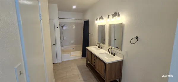 $1,600 | 17471 Red Oak Drive, Unit 17471, Houston, TX 77090