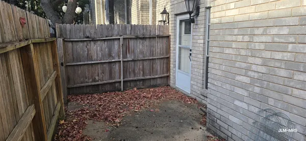 $1,600 | 17471 Red Oak Drive, Unit 17471, Houston, TX 77090
