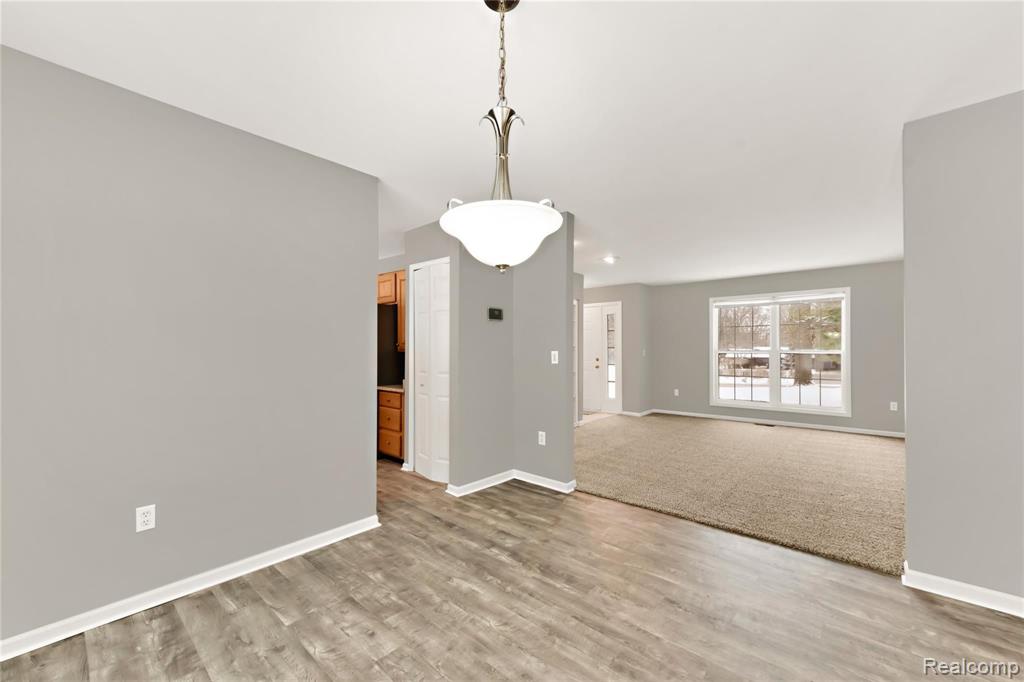 1099 Bloomer Road Rochester Hills, MI 48307 - Photo 25 of 49