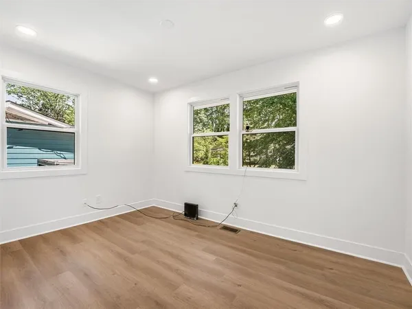$2,300 | 454 Oak Drive Southeast, Atlanta, GA 30354