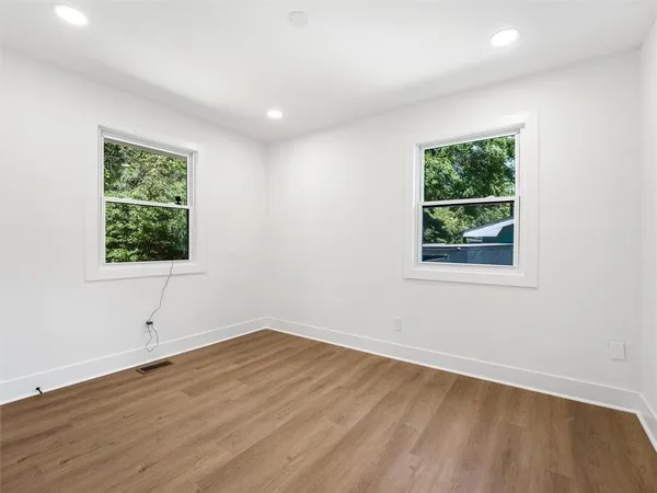 $2,300 | 454 Oak Drive Southeast, Atlanta, GA 30354