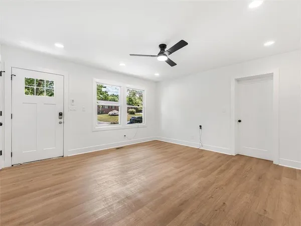 $2,300 | 454 Oak Drive Southeast, Atlanta, GA 30354