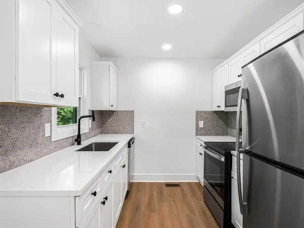 $2,300 | 454 Oak Drive Southeast, Atlanta, GA 30354