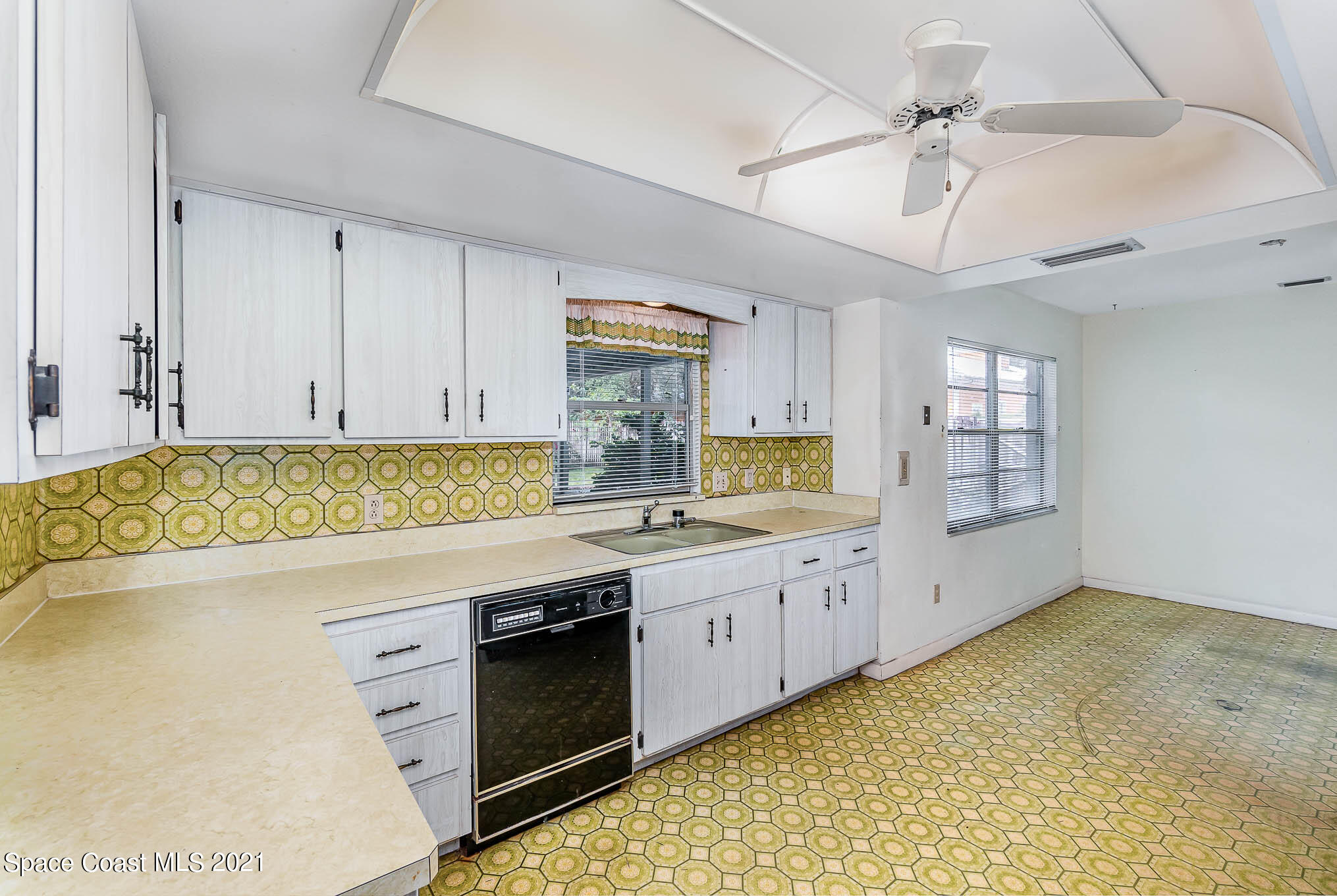 7041 Rodes Place Melbourne, FL 32904 - Photo 5 of 27 DSC00063-Edit