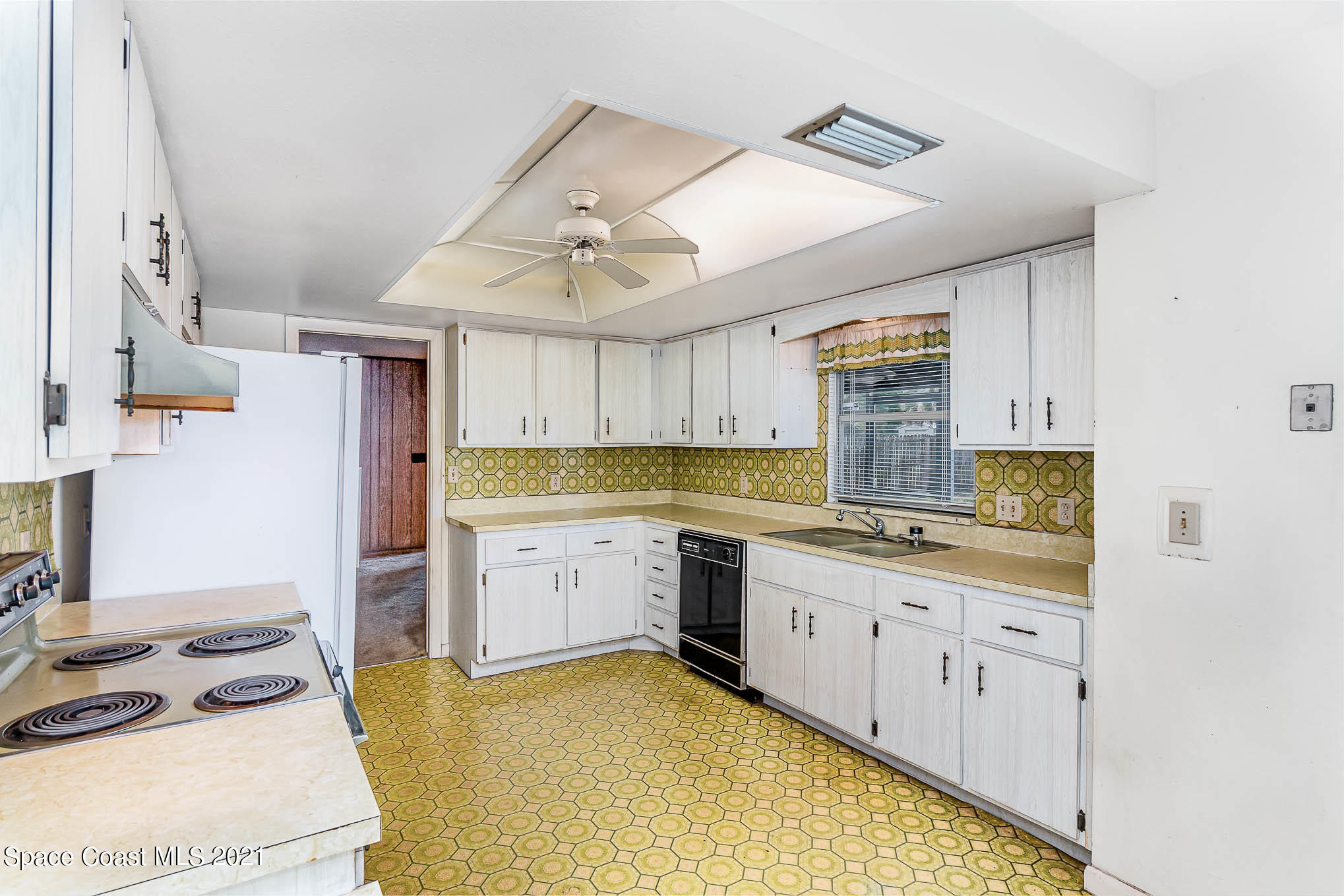 7041 Rodes Place Melbourne, FL 32904 - Photo 6 of 27 DSC00065-Edit