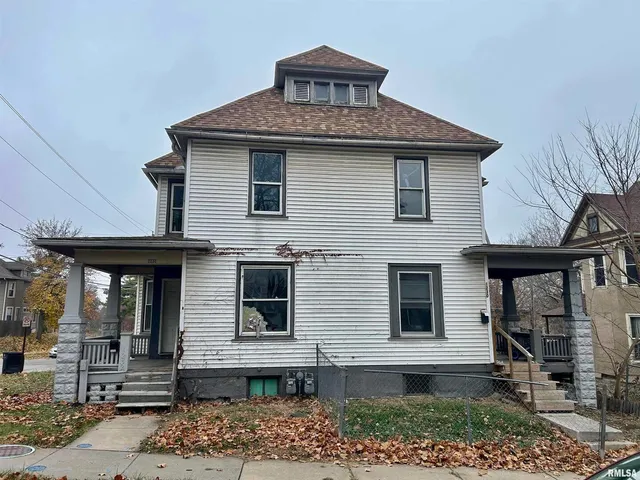 $99,900 | 1230-1232 19th Street, Rock Island, IL 61201