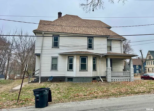 $99,900 | 1230-1232 19th Street, Rock Island, IL 61201