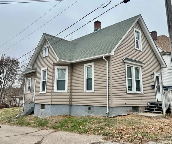 $99,900 | 1230-1232 19th Street, Rock Island, IL 61201