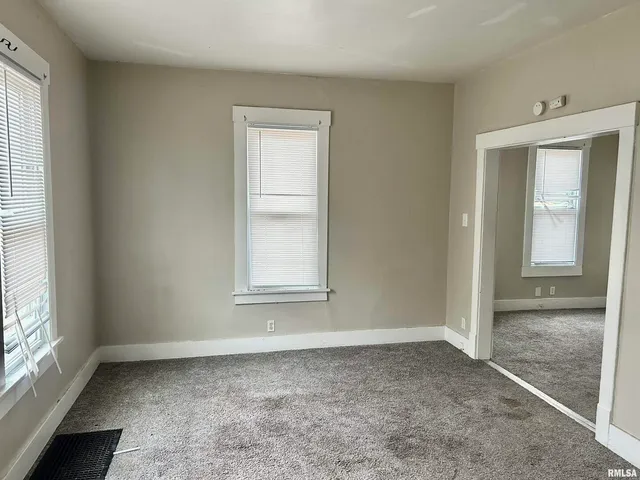 $99,900 | 1230-1232 19th Street, Rock Island, IL 61201