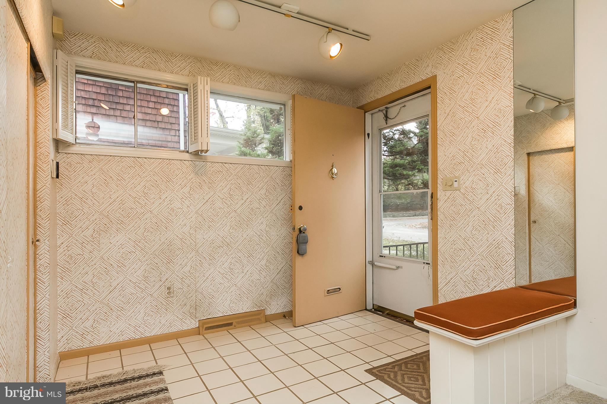 2216 Arden Road Baltimore, MD 21209 - Photo 3 of 28 Interior (General)
