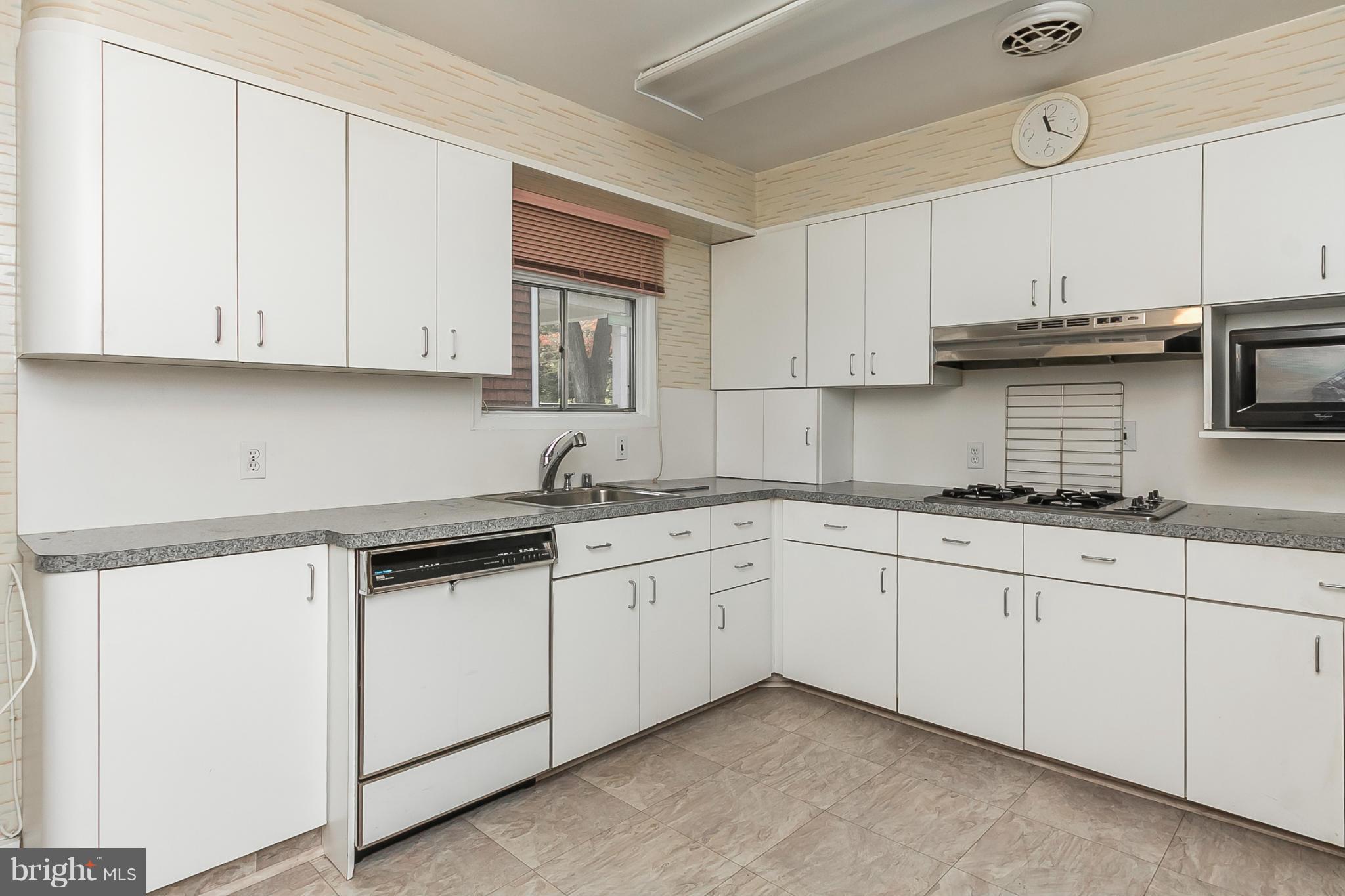 2216 Arden Road Baltimore, MD 21209 - Photo 9 of 28 Kitchen