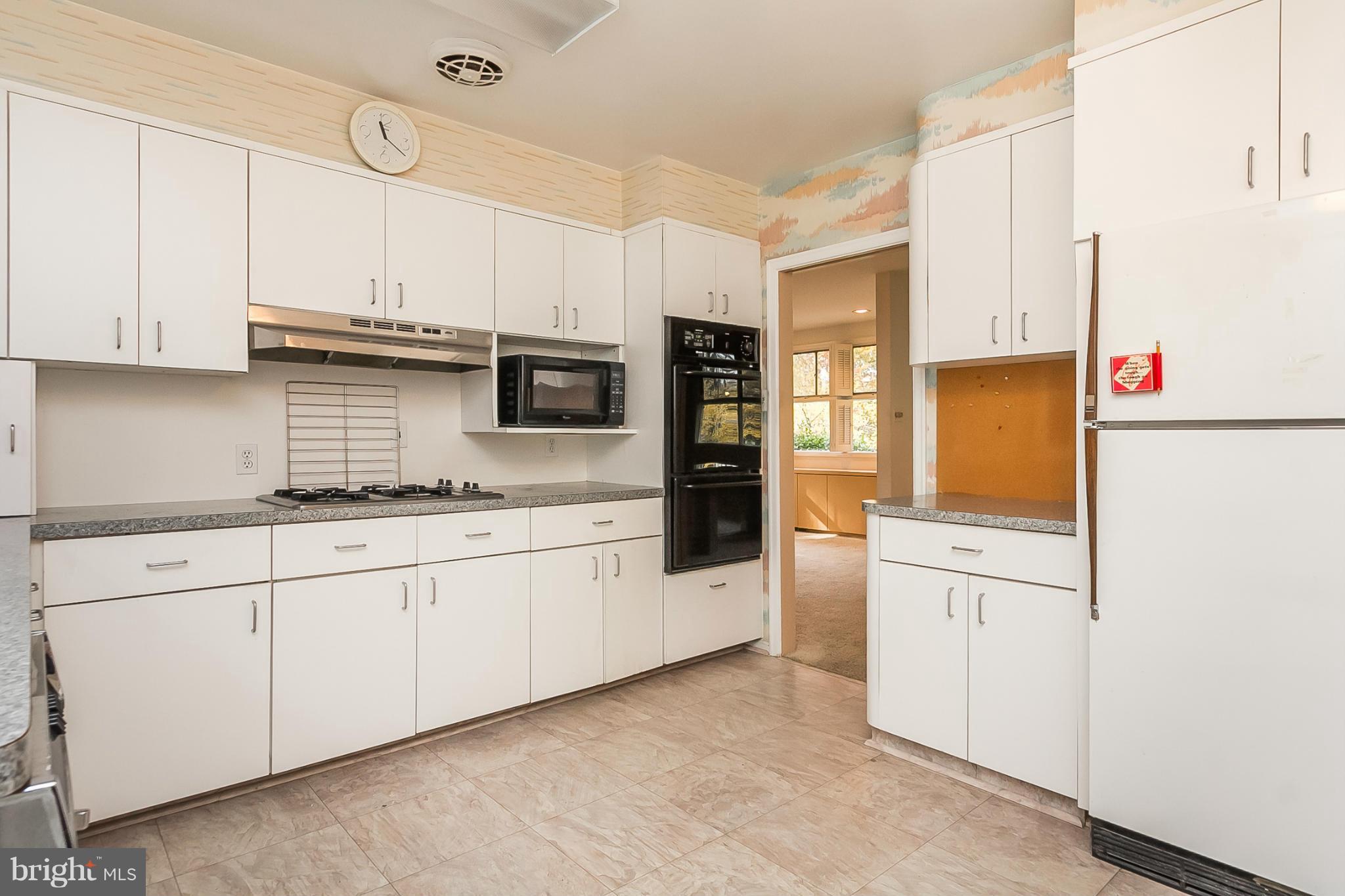 2216 Arden Road Baltimore, MD 21209 - Photo 10 of 28 Kitchen