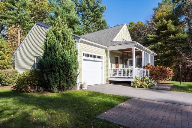 $565,000 | 57 Hathaway Pond Circle, Unit 57, Rochester, MA 02770