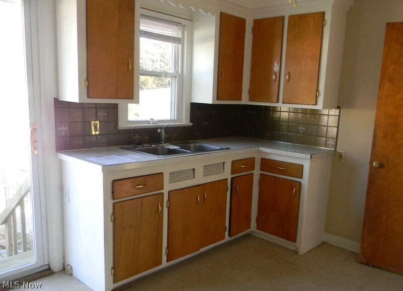 13625 Granger Road Cleveland, OH 44125 - Photo 5 of 14
