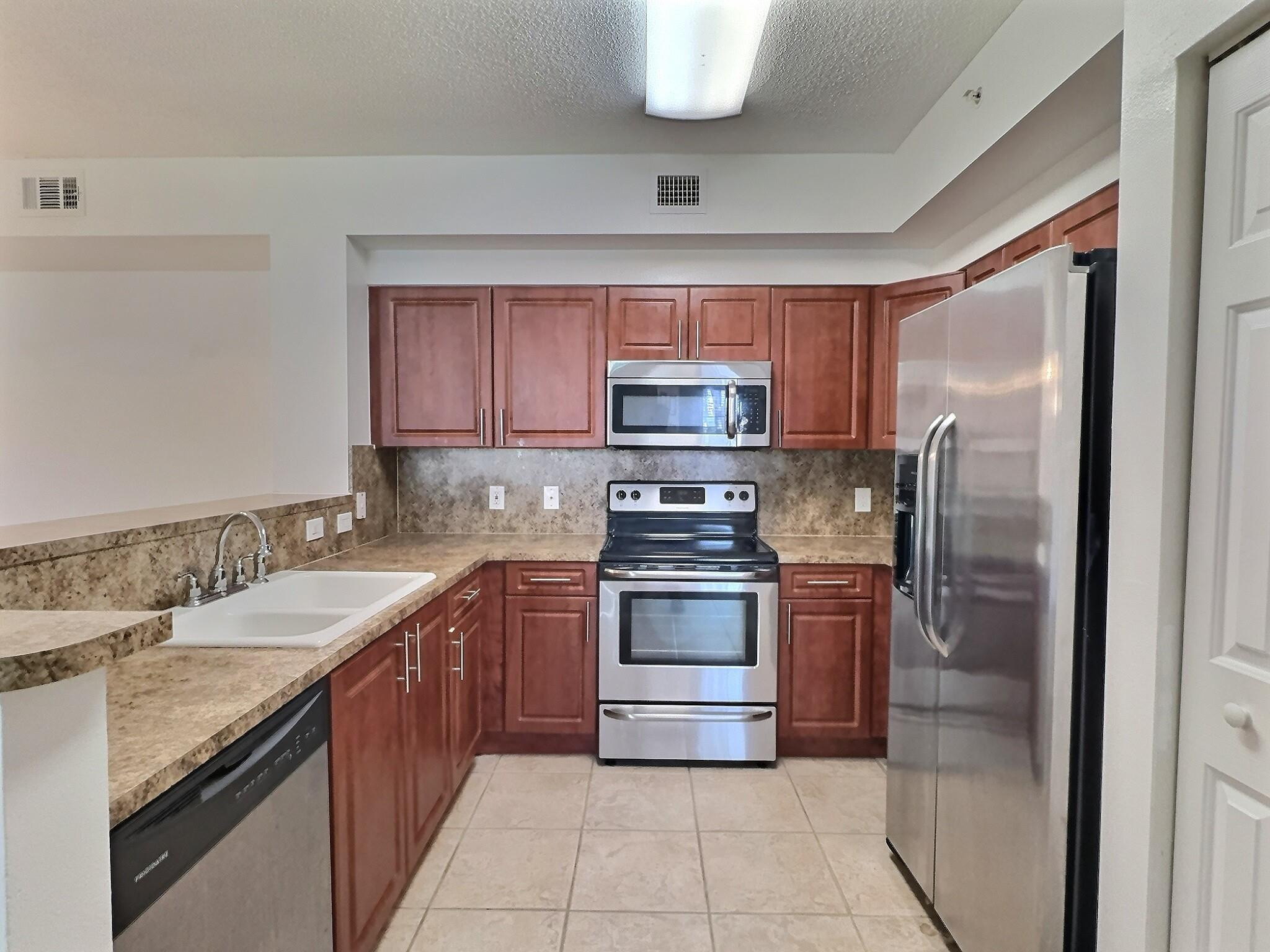 7940 North Nob Hill Road, Unit 108 Tamarac, FL 33321 - Photo 16 of 35 Photo 16