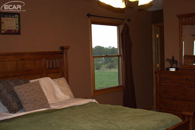 6644 West Hayner Road Fowlerville, MI 48836 - Photo 27 of 62 21315408-27.JPG