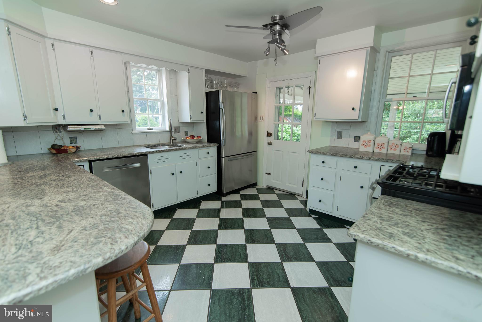 7401 Barclay Road Cheltenham, PA 19012 - Photo 20 of 36