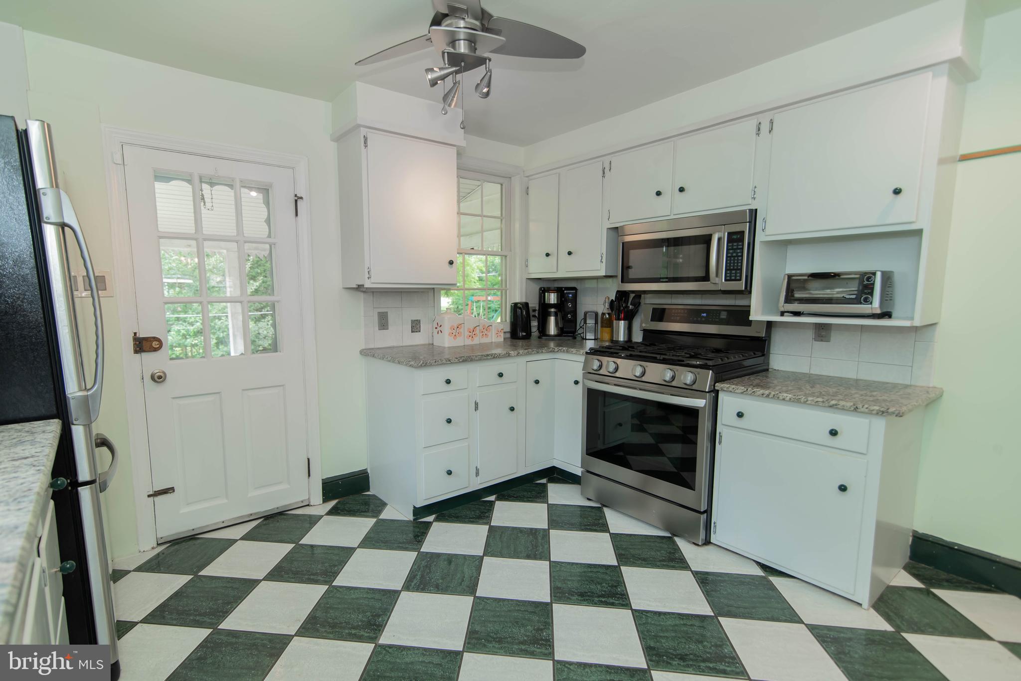 7401 Barclay Road Cheltenham, PA 19012 - Photo 21 of 36