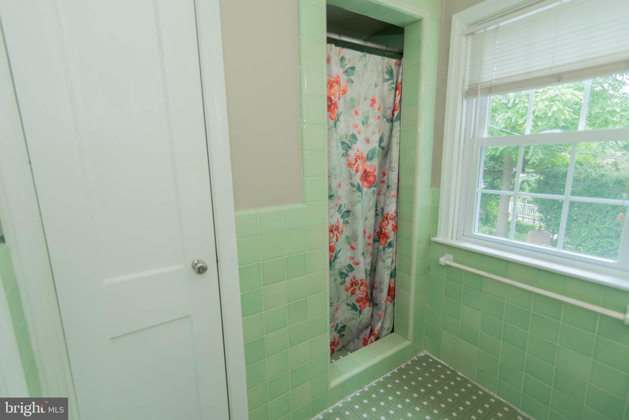 7401 Barclay Road Cheltenham, PA 19012 - Photo 33 of 36