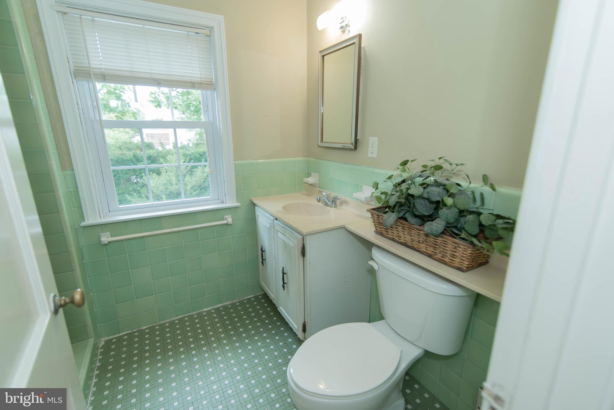 7401 Barclay Road Cheltenham, PA 19012 - Photo 34 of 36