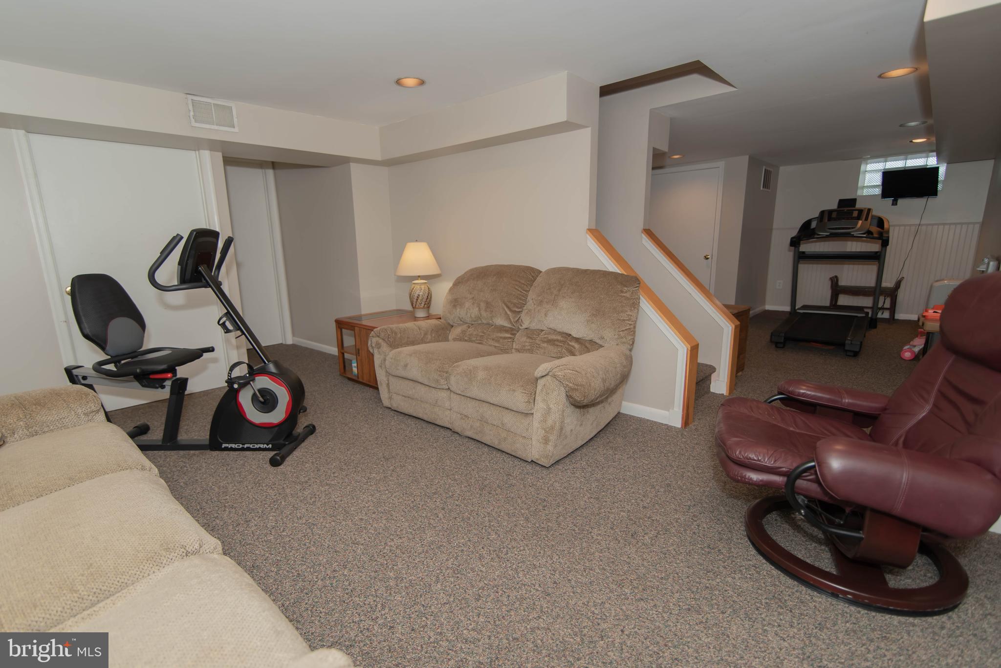 7401 Barclay Road Cheltenham, PA 19012 - Photo 35 of 36