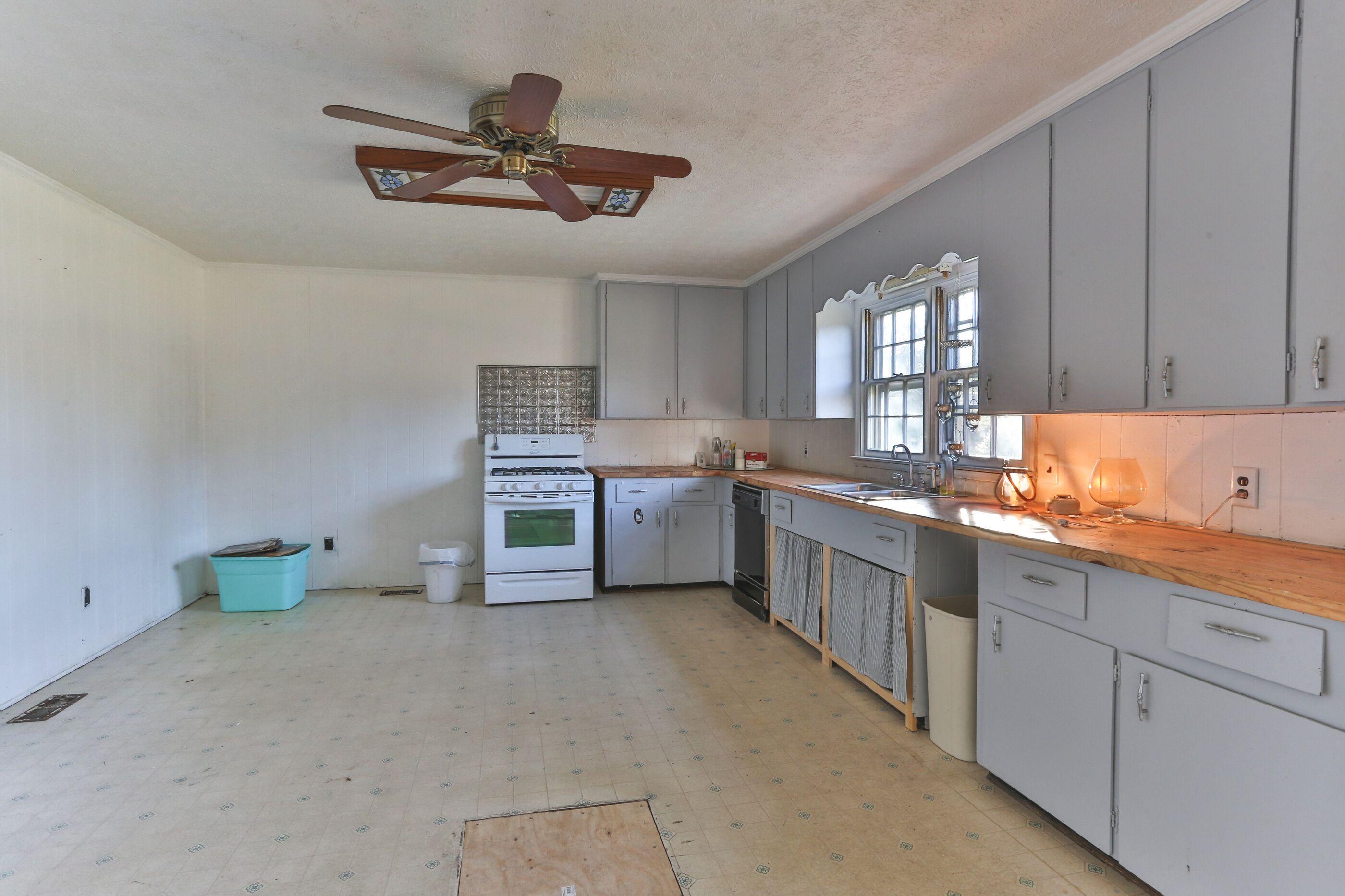 1018 Richmond Road Rockingham, NC 28379 - Photo 8 of 33 5